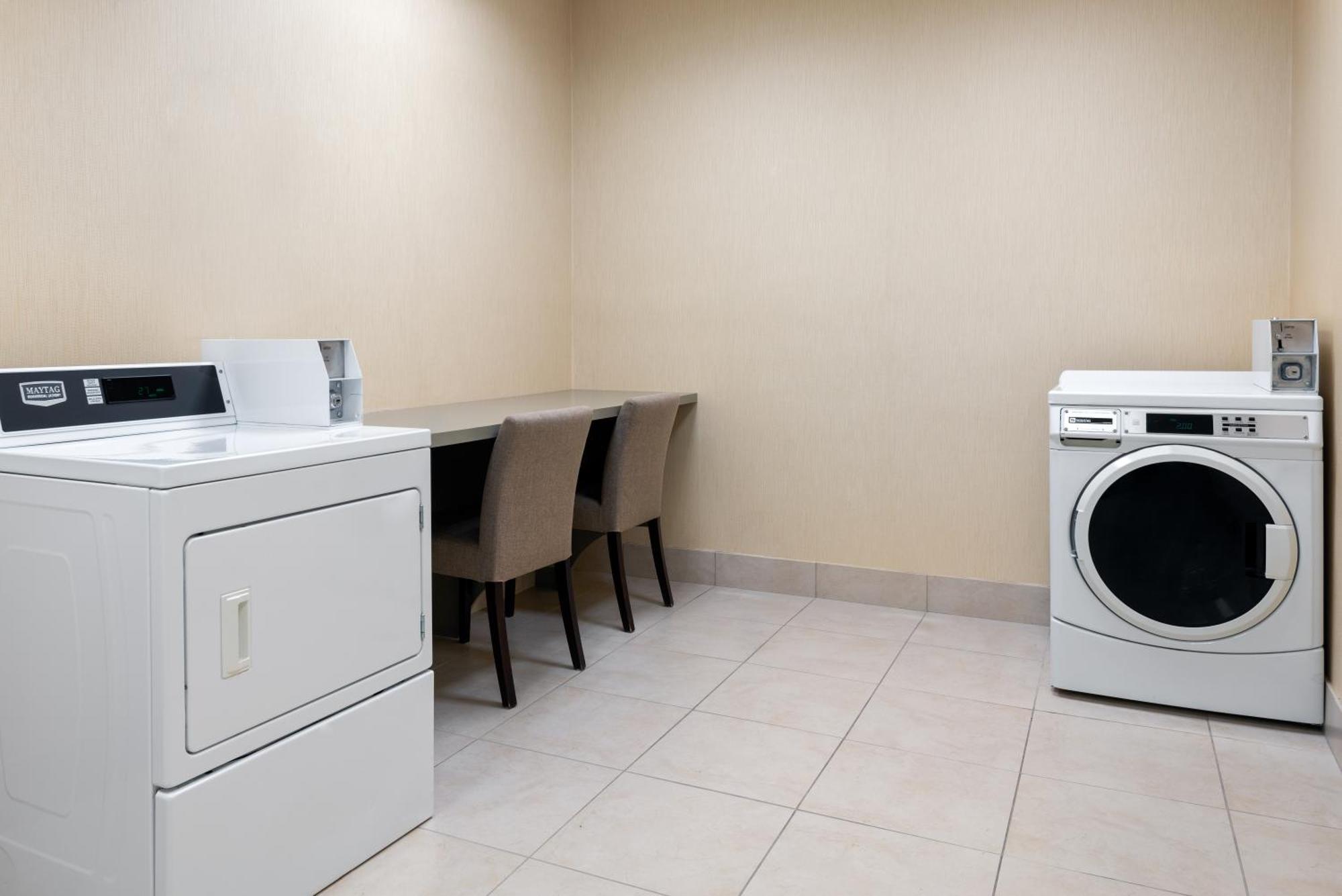 Hilton Garden Inn Wayne Dış mekan fotoğraf