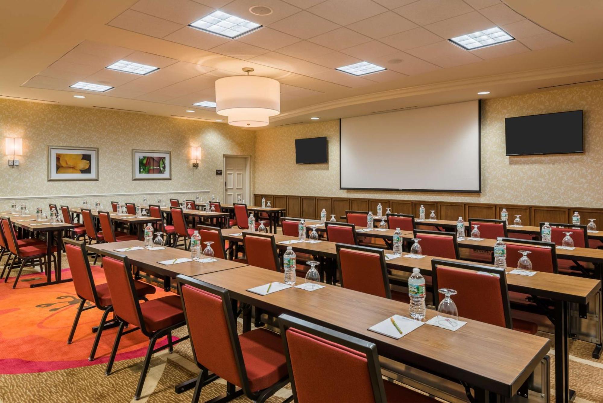 Hilton Garden Inn Wayne Dış mekan fotoğraf